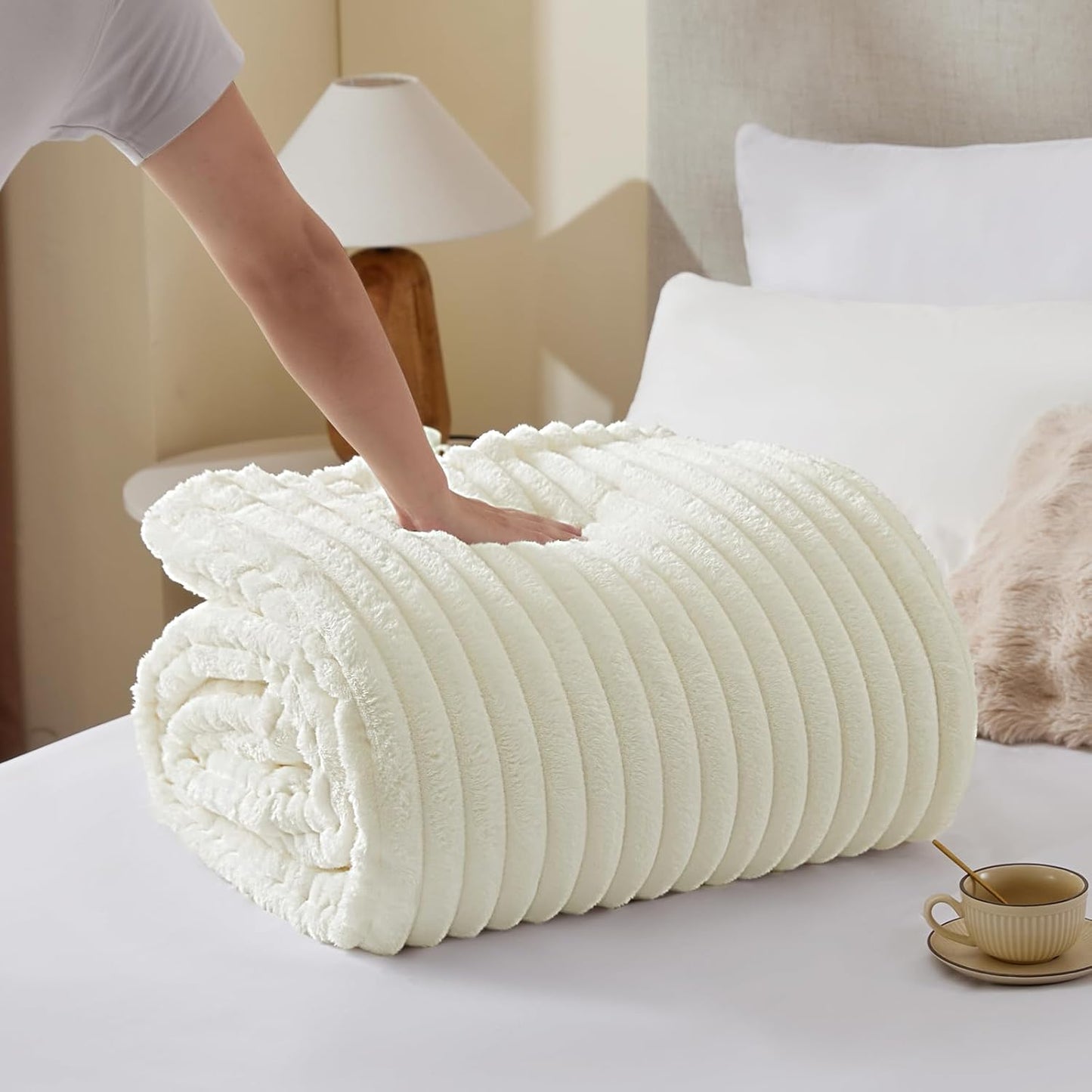 Sherpa Kuscheldecke, 150 x 200 cm Creme