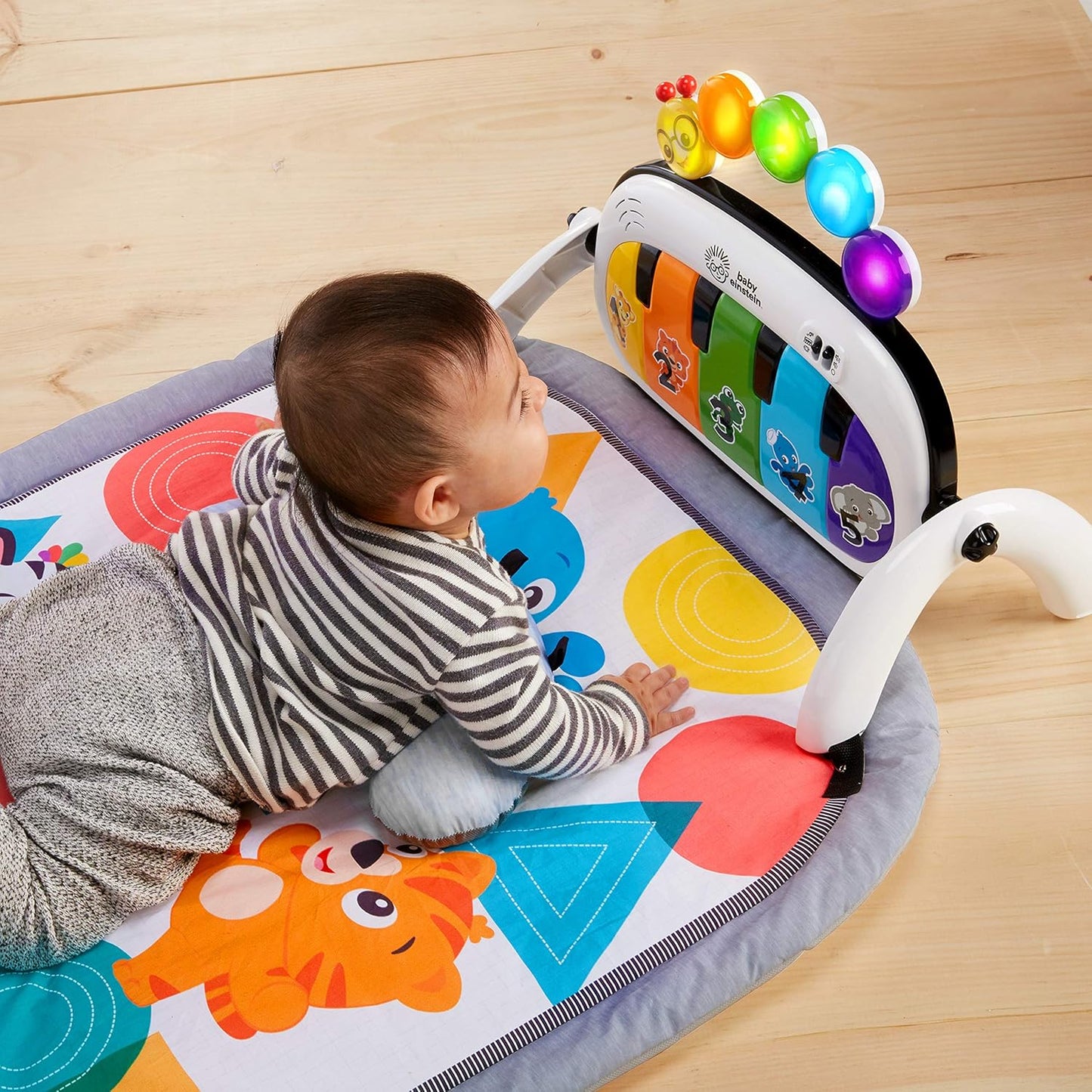 4-in-1 Spieldecke Kickin' Tunes mit Musik und Spielbogen, Kickin' Tunes