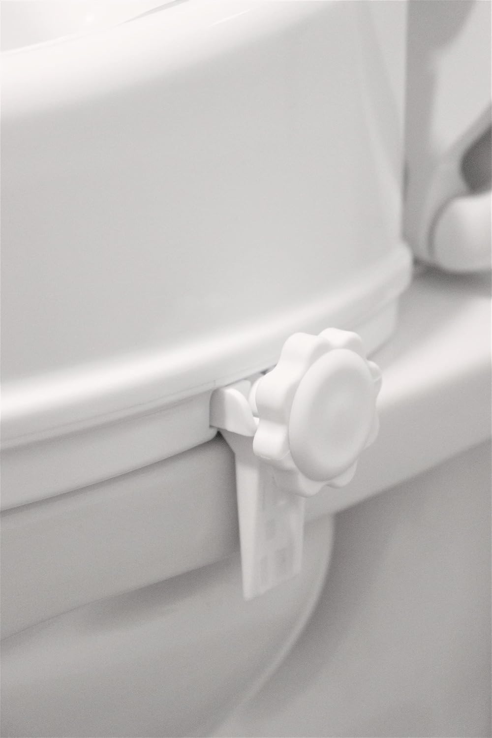 Toilettensitzerhöhung mit Deckel