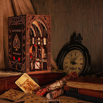 Book Nook Bausatz mit LED-Licht, Alices Abenteuer im Wunderland, Dreamland
