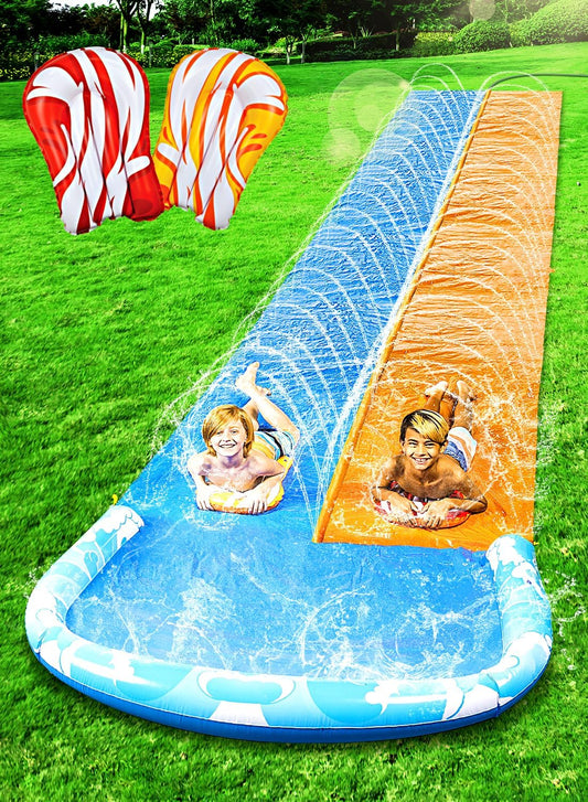 Wasserrutsche mit eingebauter Sprinkleranlage