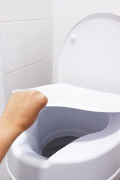 Toilettensitzerhöhung mit Deckel