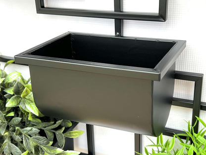 Modernes Pflanzenregal für die Wandmontage