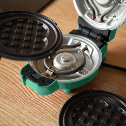 Mini-Waffeleisen mit Wechselplatten, Mintgrün